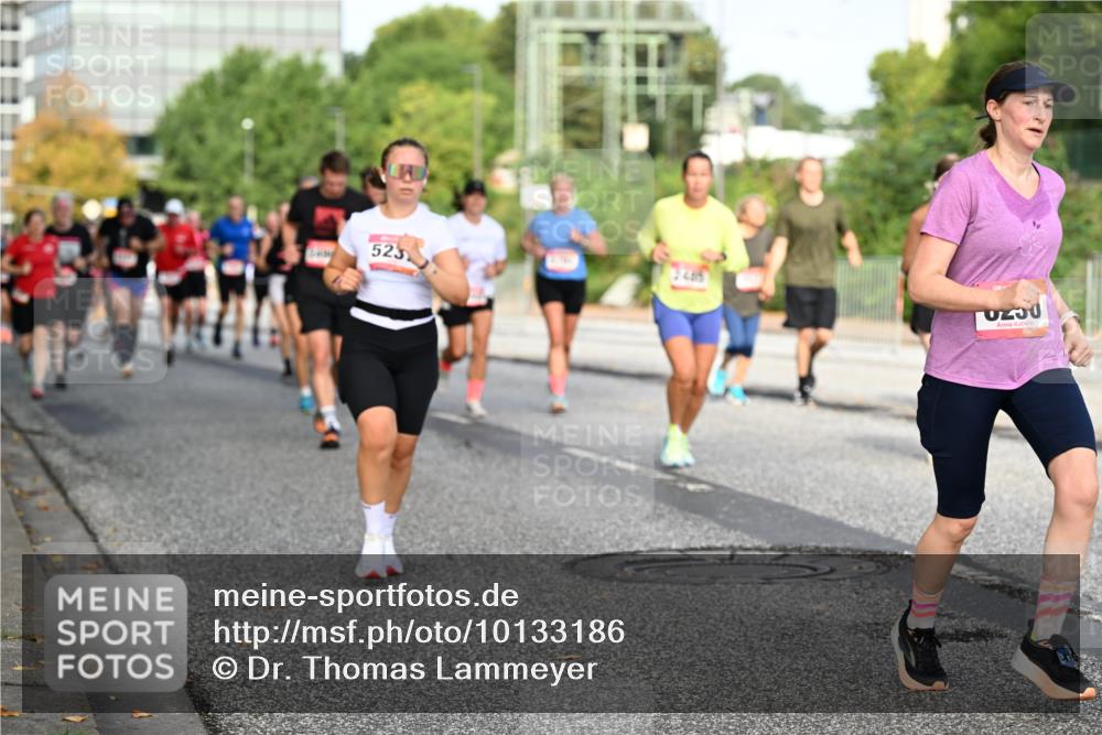 06.09.2026 - CURREX Alsterlauf Dr. Thomas Lammeyer http://msf.ph/oto/10133186 06.09.2026 09:57:48 Laufen 523 meine-sportfotos.de