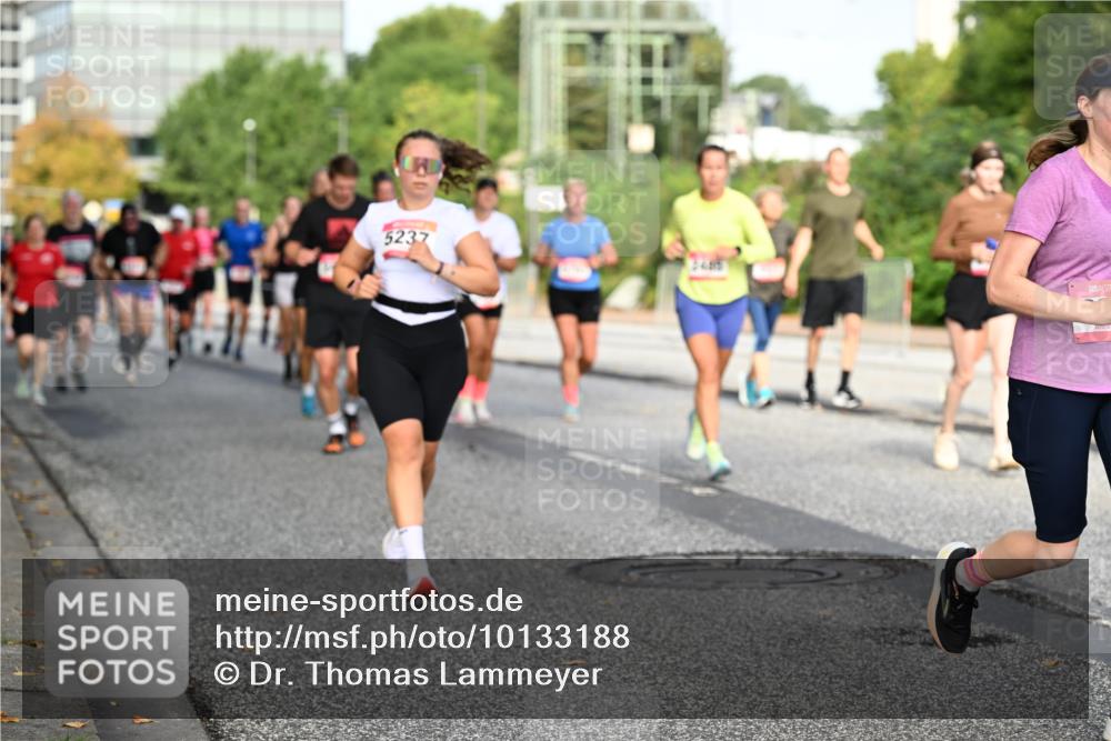 06.09.2026 - CURREX Alsterlauf Dr. Thomas Lammeyer http://msf.ph/oto/10133188 06.09.2026 09:57:48 Laufen 5237 meine-sportfotos.de