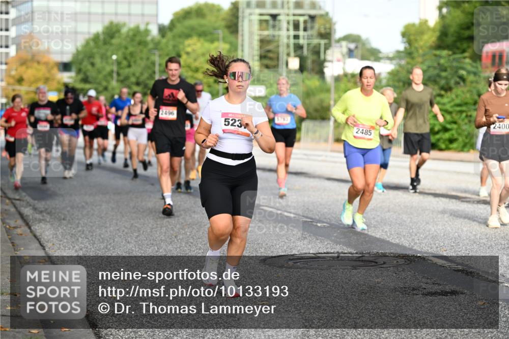 06.09.2026 - CURREX Alsterlauf Dr. Thomas Lammeyer http://msf.ph/oto/10133193 06.09.2026 09:57:49 Laufen 2496, 523, 2400, 3783, 2485 meine-sportfotos.de