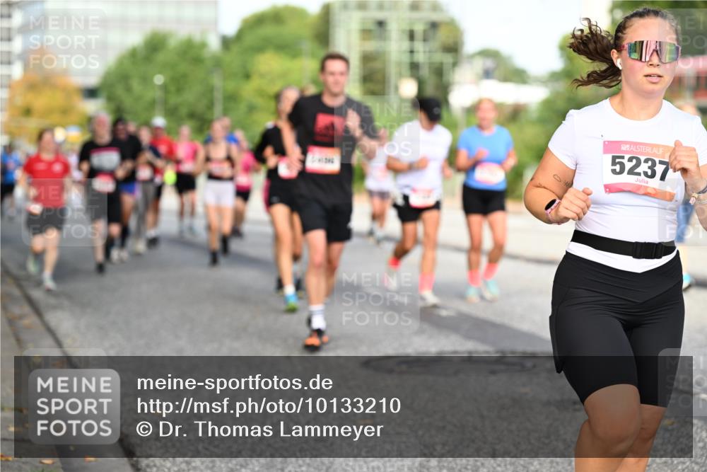 06.09.2026 - CURREX Alsterlauf Dr. Thomas Lammeyer http://msf.ph/oto/10133210 06.09.2026 09:57:50 Laufen 5237 meine-sportfotos.de
