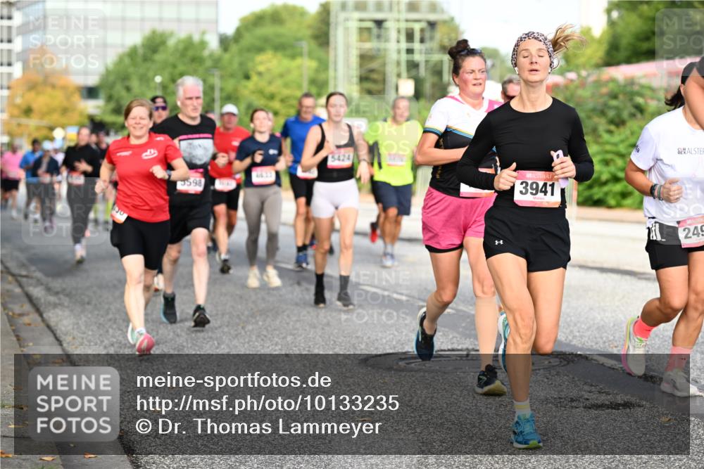 06.09.2026 - CURREX Alsterlauf Dr. Thomas Lammeyer http://msf.ph/oto/10133235 06.09.2026 09:57:52 Laufen 5598, 46, 35, 424, 3941, 245 meine-sportfotos.de