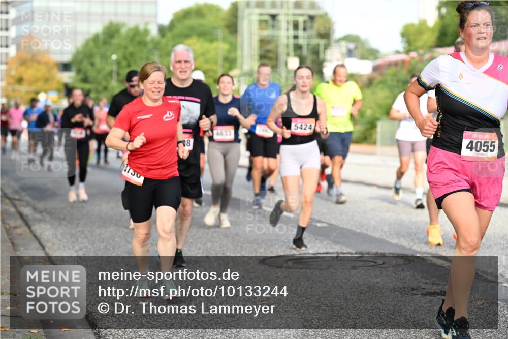 06.09.2026 - CURREX Alsterlauf Dr. Thomas Lammeyer http://msf.ph/oto/10133244 06.09.2026 09:57:53 Laufen 3750, 4633, 5424, 4055 meine-sportfotos.de
