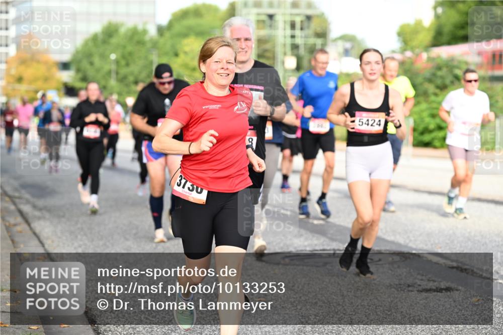 06.09.2026 - CURREX Alsterlauf Dr. Thomas Lammeyer http://msf.ph/oto/10133253 06.09.2026 09:57:54 Laufen 3730, 5424 meine-sportfotos.de