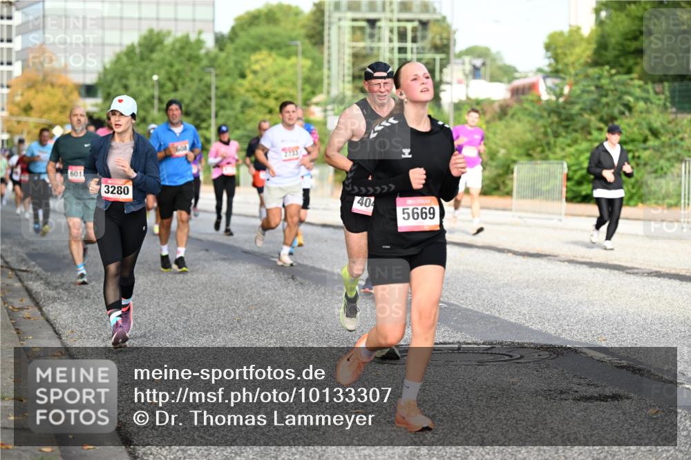 06.09.2026 - CURREX Alsterlauf Dr. Thomas Lammeyer http://msf.ph/oto/10133307 06.09.2026 09:58:00 Laufen 601, 3280, 608, 404, 5669 meine-sportfotos.de