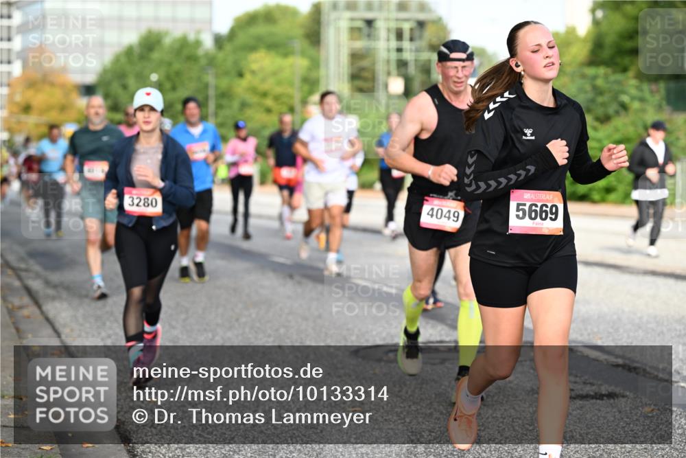 06.09.2026 - CURREX Alsterlauf Dr. Thomas Lammeyer http://msf.ph/oto/10133314 06.09.2026 09:58:00 Laufen 4049, 3280, 5669 meine-sportfotos.de