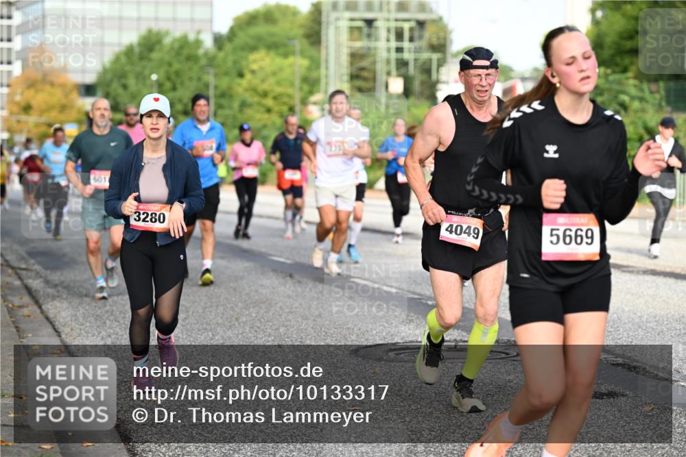 06.09.2026 - CURREX Alsterlauf Dr. Thomas Lammeyer http://msf.ph/oto/10133317 06.09.2026 09:58:00 Laufen 601, 3280, 500, 4049, 5669 meine-sportfotos.de