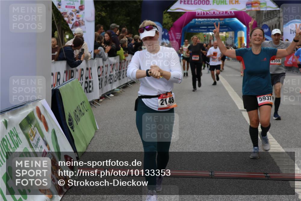 06.09.2026 - CURREX Alsterlauf Strokosch-Dieckow http://msf.ph/oto/10133353 06.09.2026 10:07:05 Ziel 2148, 2355, 2459, 2963, 3103, 3376, 3607, 3656, 4078, 5069, 5073, 5091, 5527, 5792, 5937, 5951, 8276, 8306 meine-sportfotos.de