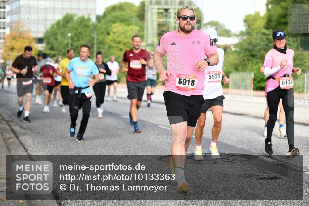 06.09.2026 - CURREX Alsterlauf Dr. Thomas Lammeyer http://msf.ph/oto/10133363 06.09.2026 09:58:06 Laufen 3563, 5918, 5523, 6171 meine-sportfotos.de