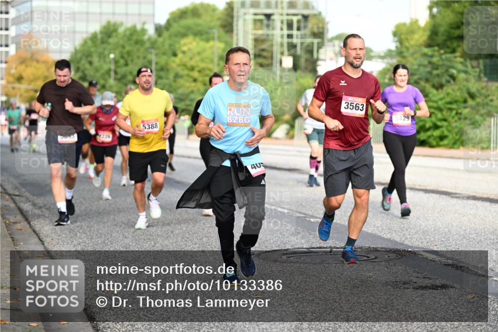 06.09.2026 - CURREX Alsterlauf Dr. Thomas Lammeyer http://msf.ph/oto/10133386 06.09.2026 09:58:07 Laufen 5388, 3563, 409, 5429 meine-sportfotos.de