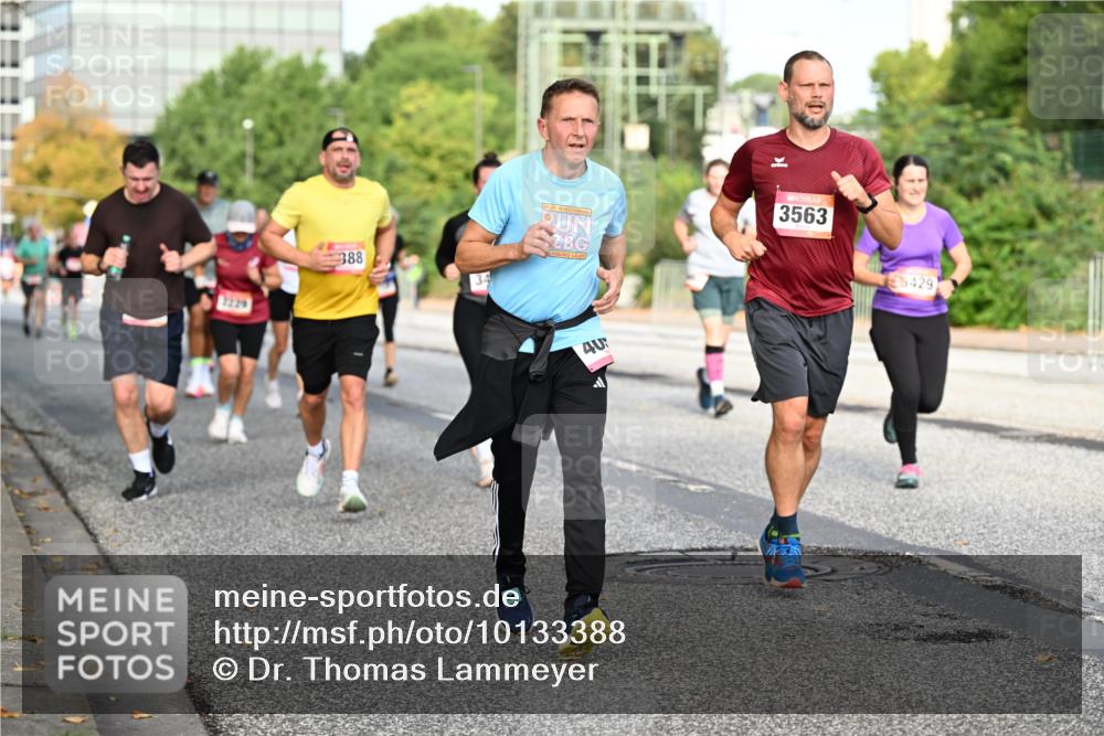 06.09.2026 - CURREX Alsterlauf Dr. Thomas Lammeyer http://msf.ph/oto/10133388 06.09.2026 09:58:08 Laufen 3229, 388, 3563, 4, 429 meine-sportfotos.de