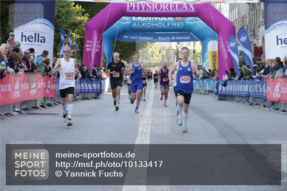 06.09.2026 - CURREX Alsterlauf Yannick Fuchs http://msf.ph/oto/10133417 06.09.2026 09:41:04 Ziel 2631, 4172, 4758, 5602, 6024, 8061 meine-sportfotos.de