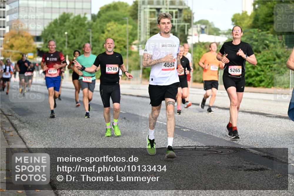 06.09.2026 - CURREX Alsterlauf Dr. Thomas Lammeyer http://msf.ph/oto/10133434 06.09.2026 09:58:18 Laufen 4117, 2375, 5749, 4552, 4564, 5265 meine-sportfotos.de
