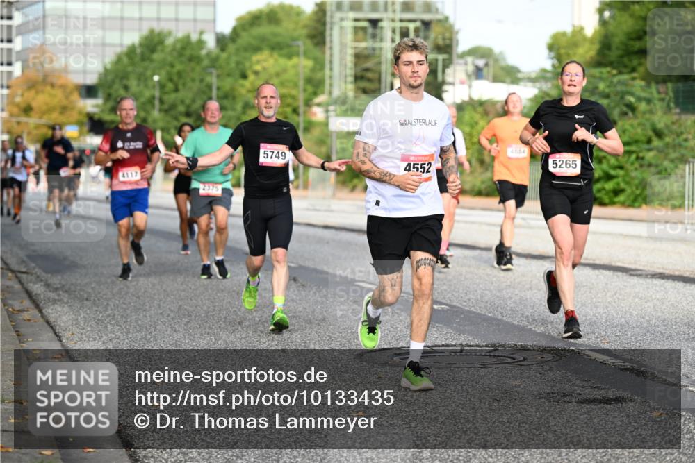 06.09.2026 - CURREX Alsterlauf Dr. Thomas Lammeyer http://msf.ph/oto/10133435 06.09.2026 09:58:18 Laufen 4117, 2375, 5749, 4552, 4854, 5265 meine-sportfotos.de