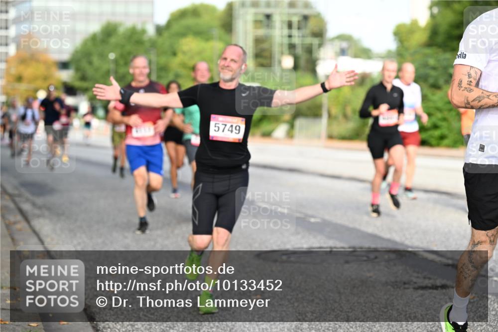 06.09.2026 - CURREX Alsterlauf Dr. Thomas Lammeyer http://msf.ph/oto/10133452 06.09.2026 09:58:19 Laufen 5749 meine-sportfotos.de
