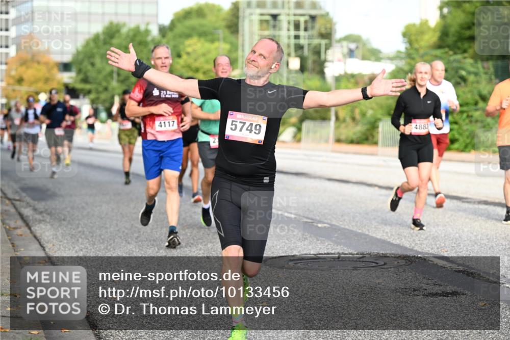 06.09.2026 - CURREX Alsterlauf Dr. Thomas Lammeyer http://msf.ph/oto/10133456 06.09.2026 09:58:19 Laufen 25, 4117, 5749, 4882 meine-sportfotos.de