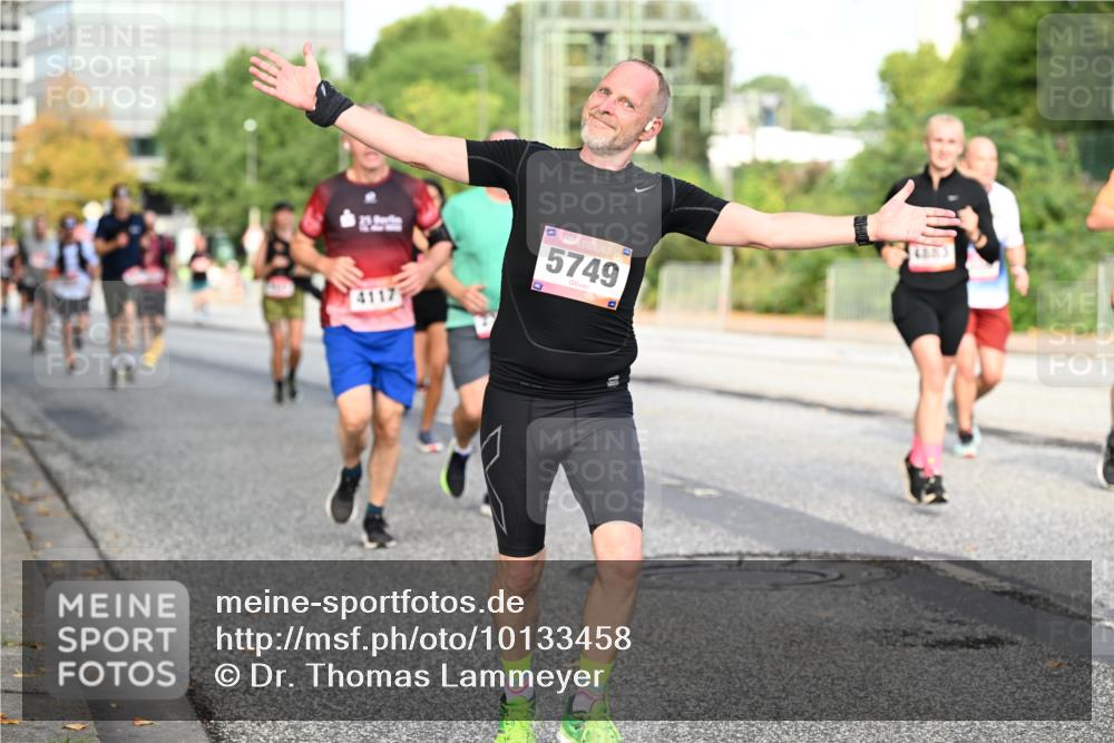 06.09.2026 - CURREX Alsterlauf Dr. Thomas Lammeyer http://msf.ph/oto/10133458 06.09.2026 09:58:19 Laufen 4117, 5749 meine-sportfotos.de