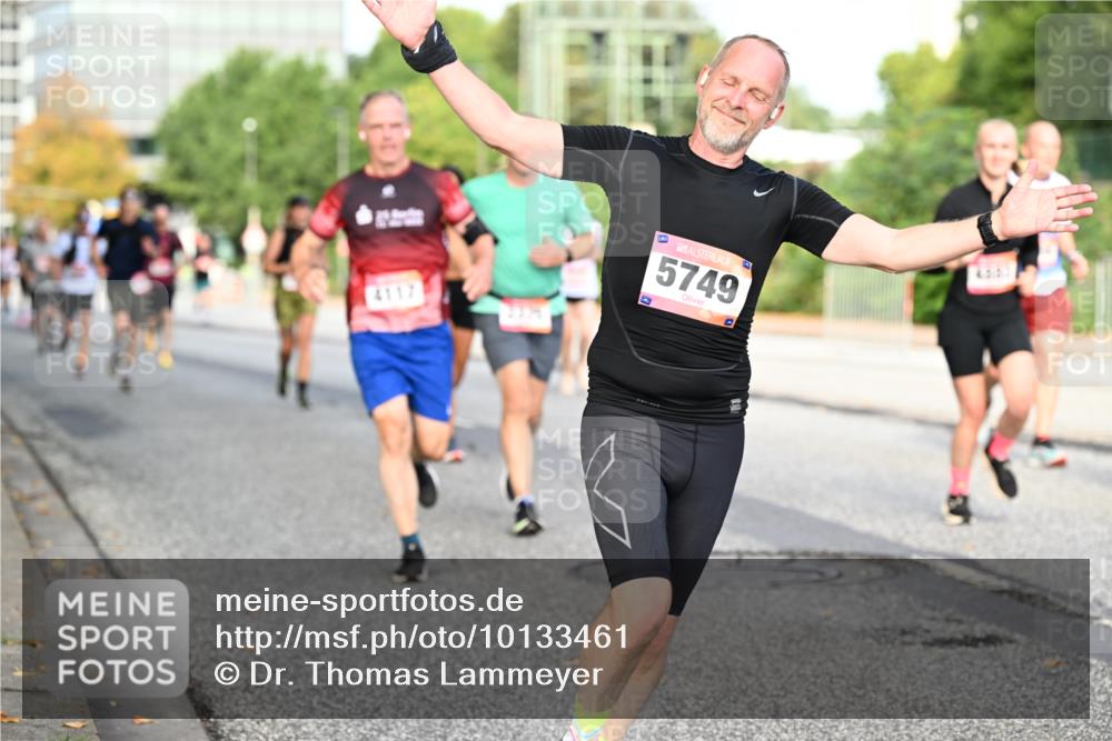 06.09.2026 - CURREX Alsterlauf Dr. Thomas Lammeyer http://msf.ph/oto/10133461 06.09.2026 09:58:20 Laufen 4117, 5749 meine-sportfotos.de