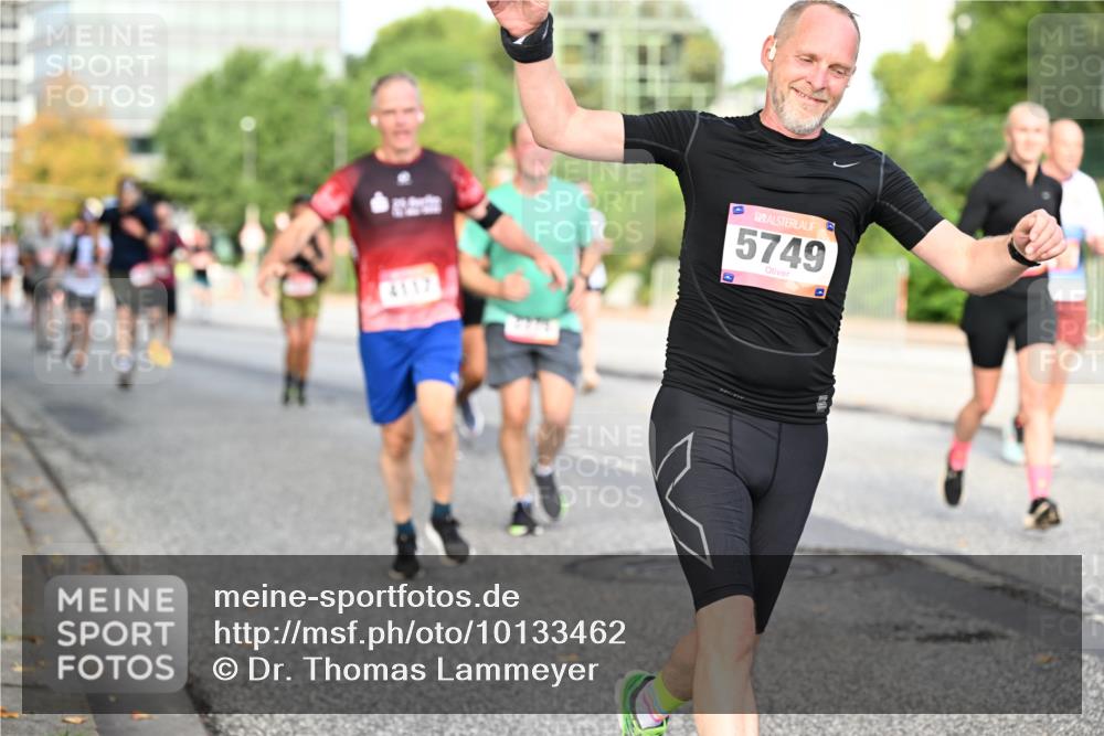 06.09.2026 - CURREX Alsterlauf Dr. Thomas Lammeyer http://msf.ph/oto/10133462 06.09.2026 09:58:20 Laufen 5749 meine-sportfotos.de