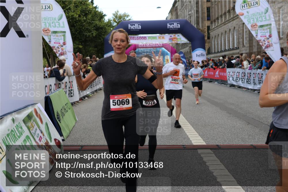 06.09.2026 - CURREX Alsterlauf Strokosch-Dieckow http://msf.ph/oto/10133468 06.09.2026 10:07:10 Ziel 2148, 2355, 3103, 3607, 4078, 4140, 5069, 5792, 5937, 5951, 6214, 8303, 8306 meine-sportfotos.de
