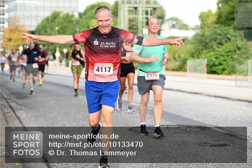 06.09.2026 - CURREX Alsterlauf Dr. Thomas Lammeyer http://msf.ph/oto/10133470 06.09.2026 09:58:21 Laufen 25, 15, 2022, 4117, 2375 meine-sportfotos.de