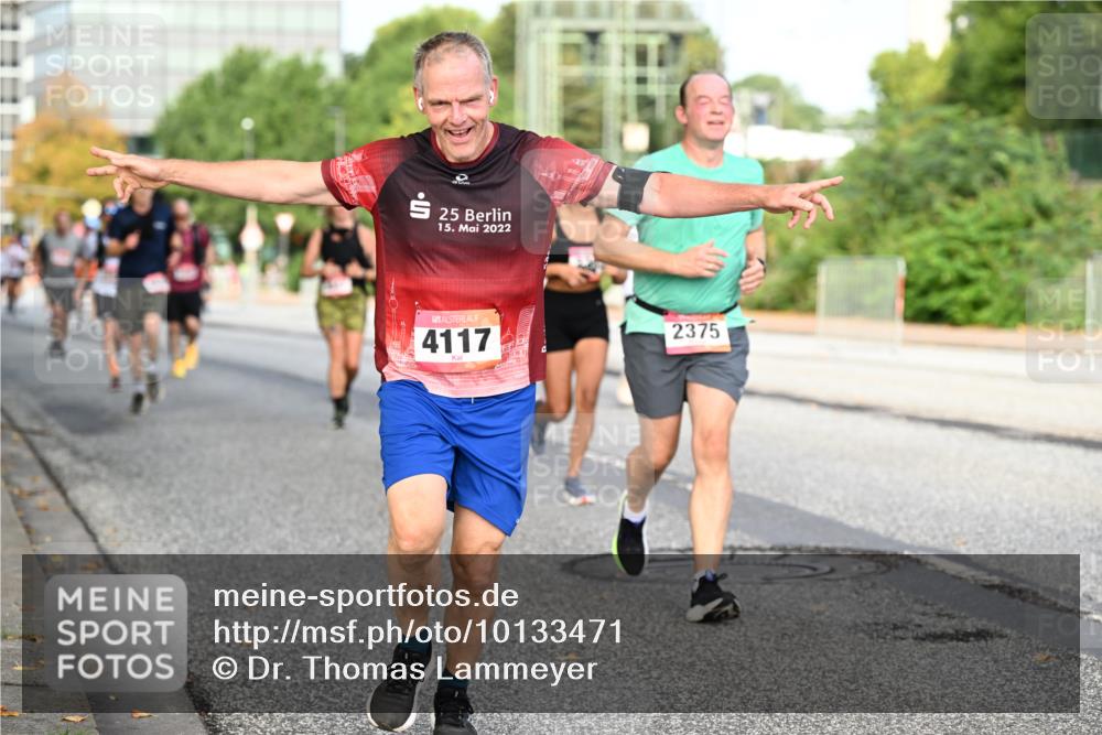 06.09.2026 - CURREX Alsterlauf Dr. Thomas Lammeyer http://msf.ph/oto/10133471 06.09.2026 09:58:21 Laufen 25, 15, 2022, 4117, 2375 meine-sportfotos.de
