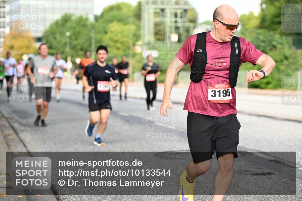 06.09.2026 - CURREX Alsterlauf Dr. Thomas Lammeyer http://msf.ph/oto/10133544 06.09.2026 09:58:28 Laufen 21, 0975, 3195 meine-sportfotos.de