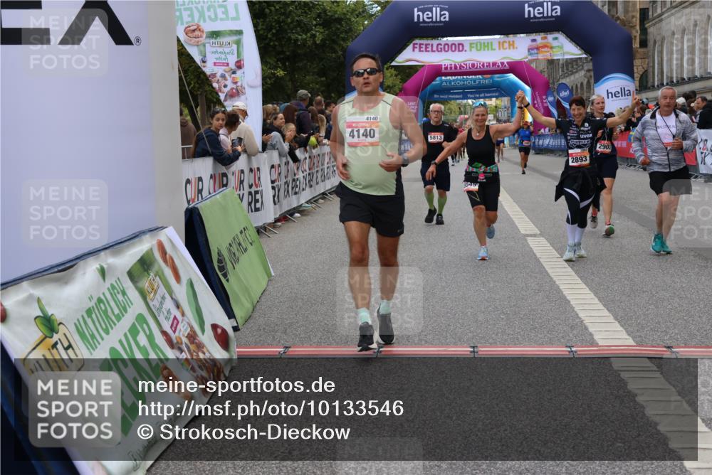 06.09.2026 - CURREX Alsterlauf Strokosch-Dieckow http://msf.ph/oto/10133546 06.09.2026 10:07:14 Ziel 2187, 2893, 2903, 3607, 4078, 4140, 5069, 5549, 5813, 5951, 6214, 8303, 8306 meine-sportfotos.de