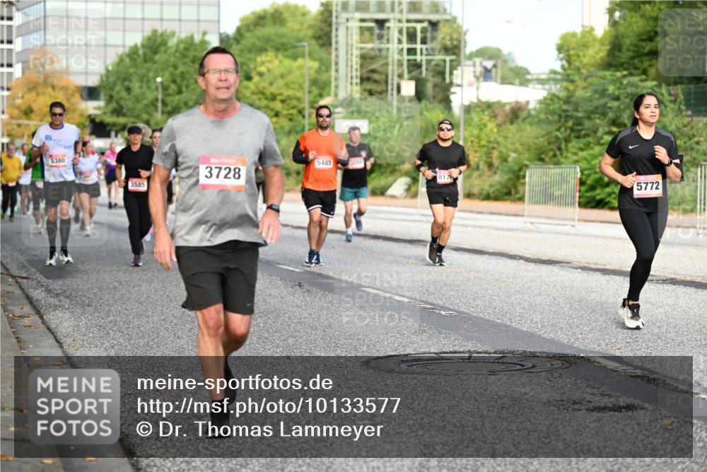 06.09.2026 - CURREX Alsterlauf Dr. Thomas Lammeyer http://msf.ph/oto/10133577 06.09.2026 09:58:31 Laufen 5380, 3585, 3728, 5485, 817, 5772 meine-sportfotos.de
