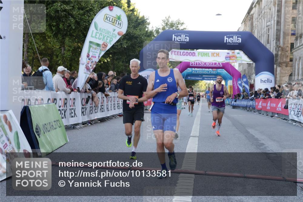 06.09.2026 - CURREX Alsterlauf Yannick Fuchs http://msf.ph/oto/10133581 06.09.2026 09:41:11 Ziel 2631, 3780, 3997, 4172, 4243, 5623, 6024, 6080, 6135 meine-sportfotos.de