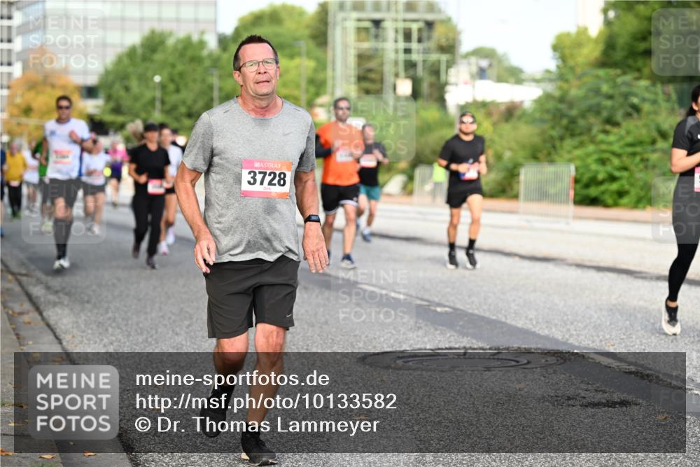 06.09.2026 - CURREX Alsterlauf Dr. Thomas Lammeyer http://msf.ph/oto/10133582 06.09.2026 09:58:31 Laufen 3728 meine-sportfotos.de