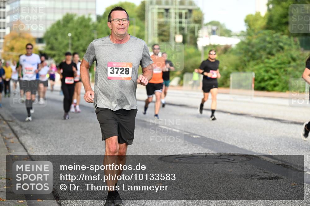 06.09.2026 - CURREX Alsterlauf Dr. Thomas Lammeyer http://msf.ph/oto/10133583 06.09.2026 09:58:31 Laufen 3728 meine-sportfotos.de