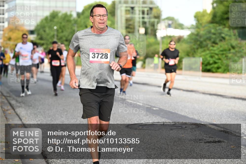 06.09.2026 - CURREX Alsterlauf Dr. Thomas Lammeyer http://msf.ph/oto/10133585 06.09.2026 09:58:32 Laufen 3728 meine-sportfotos.de