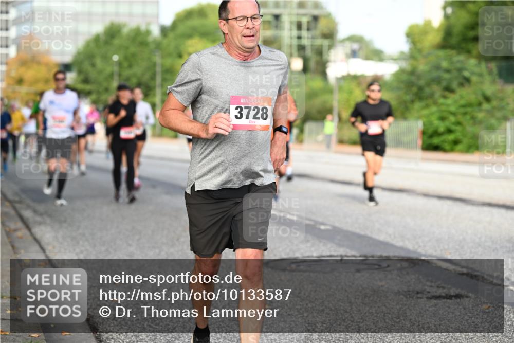 06.09.2026 - CURREX Alsterlauf Dr. Thomas Lammeyer http://msf.ph/oto/10133587 06.09.2026 09:58:32 Laufen 3728 meine-sportfotos.de