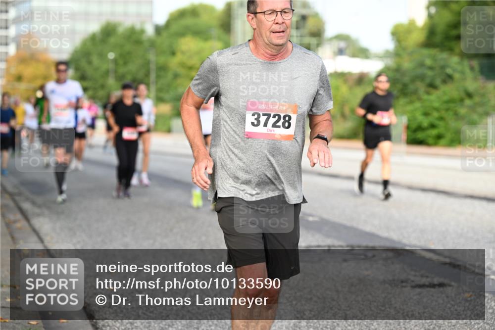 06.09.2026 - CURREX Alsterlauf Dr. Thomas Lammeyer http://msf.ph/oto/10133590 06.09.2026 09:58:32 Laufen 3728 meine-sportfotos.de