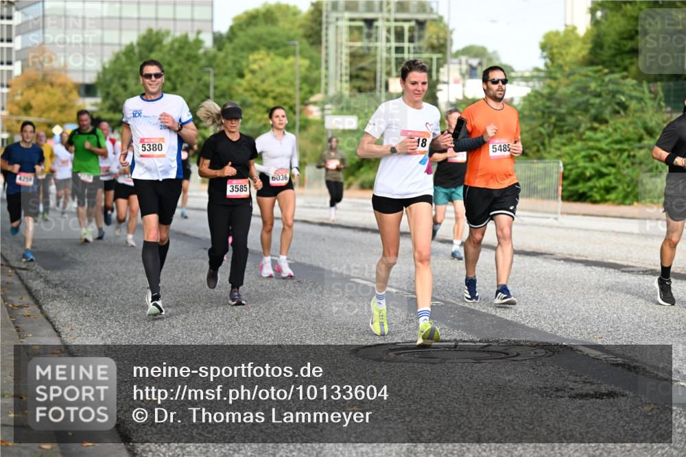 06.09.2026 - CURREX Alsterlauf Dr. Thomas Lammeyer http://msf.ph/oto/10133604 06.09.2026 09:58:33 Laufen 4250, 5380, 6036, 3585, 18, 5485 meine-sportfotos.de
