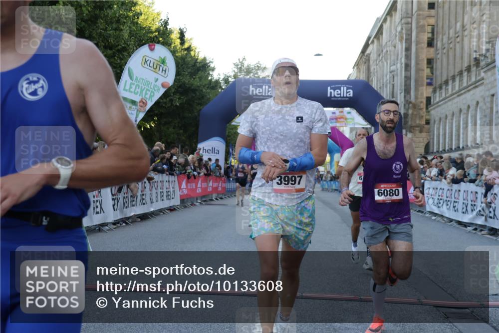 06.09.2026 - CURREX Alsterlauf Yannick Fuchs http://msf.ph/oto/10133608 06.09.2026 09:41:14 Ziel 2631, 3053, 3780, 3997, 4243, 5105, 5623, 6024, 6080, 6135 meine-sportfotos.de