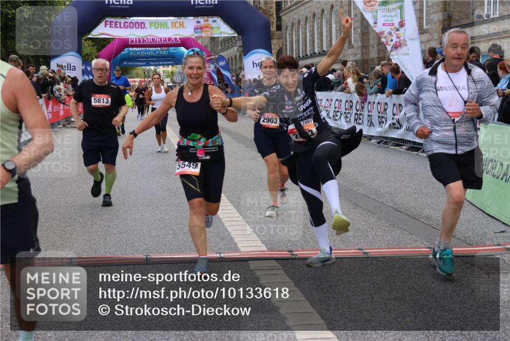 06.09.2026 - CURREX Alsterlauf Strokosch-Dieckow http://msf.ph/oto/10133618 06.09.2026 10:07:16 Ziel 2187, 2893, 2903, 4078, 4140, 5069, 5227, 5549, 5813, 5951, 6214, 8303, 8306 meine-sportfotos.de