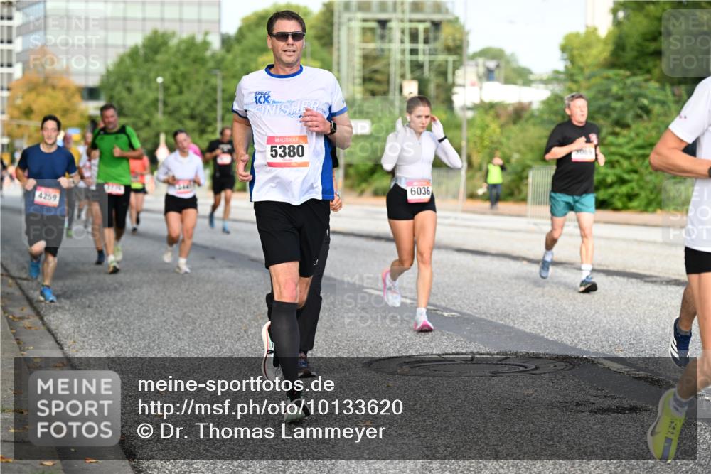 06.09.2026 - CURREX Alsterlauf Dr. Thomas Lammeyer http://msf.ph/oto/10133620 06.09.2026 09:58:35 Laufen 4259, 5380, 6036 meine-sportfotos.de