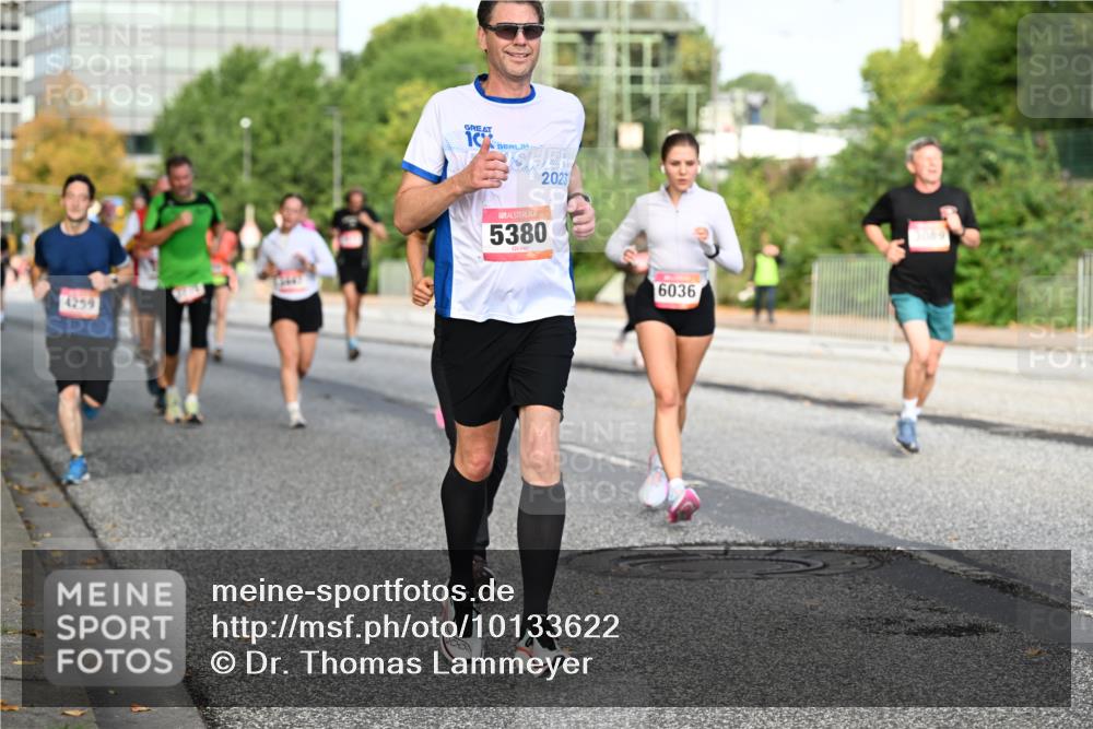 06.09.2026 - CURREX Alsterlauf Dr. Thomas Lammeyer http://msf.ph/oto/10133622 06.09.2026 09:58:35 Laufen 4259, 10, 2023, 5380, 6036 meine-sportfotos.de