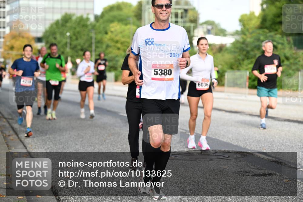 06.09.2026 - CURREX Alsterlauf Dr. Thomas Lammeyer http://msf.ph/oto/10133625 06.09.2026 09:58:35 Laufen 1, 2023, 5380, 6036 meine-sportfotos.de
