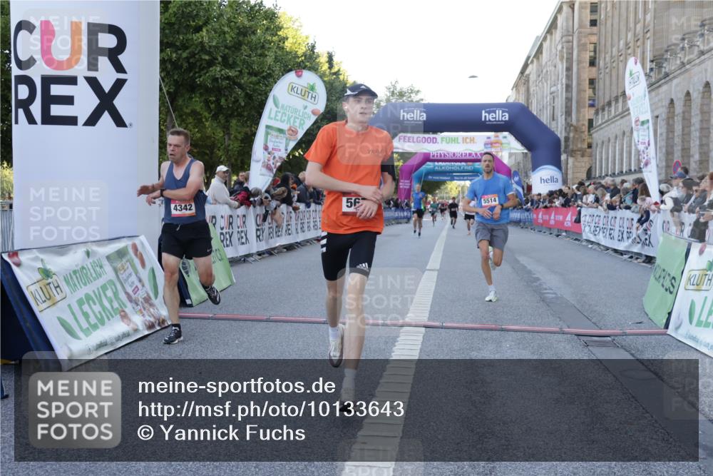 06.09.2026 - CURREX Alsterlauf Yannick Fuchs http://msf.ph/oto/10133643 06.09.2026 09:41:19 Ziel 3053, 3997, 4243, 4342, 5105, 5514, 5541, 5623, 5673, 6080, 6135 meine-sportfotos.de