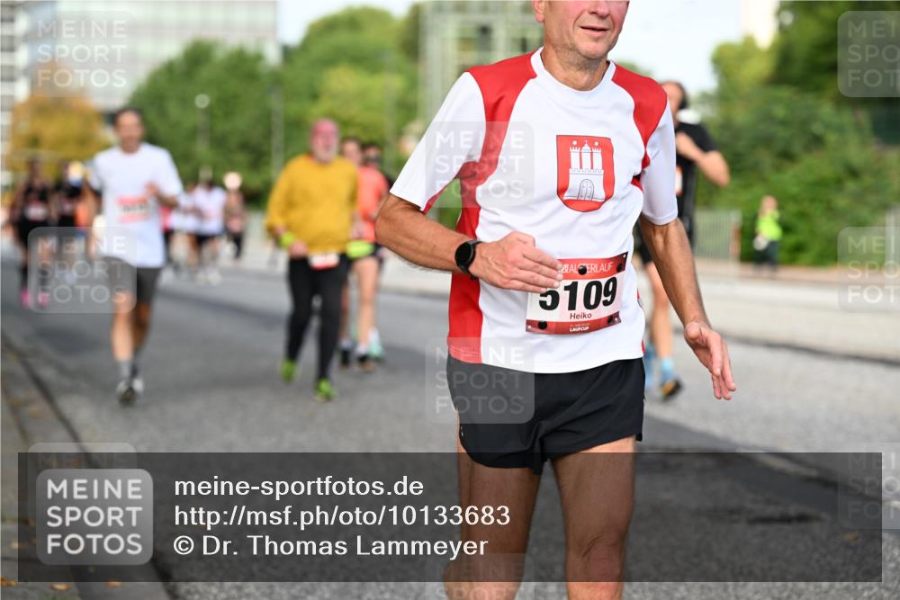 06.09.2026 - CURREX Alsterlauf Dr. Thomas Lammeyer http://msf.ph/oto/10133683 06.09.2026 09:58:41 Laufen 3109 meine-sportfotos.de