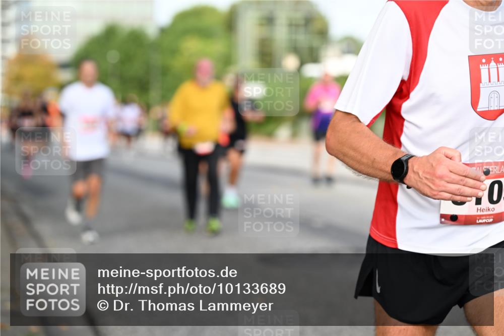 06.09.2026 - CURREX Alsterlauf Dr. Thomas Lammeyer http://msf.ph/oto/10133689 06.09.2026 09:58:41 Laufen 0 meine-sportfotos.de