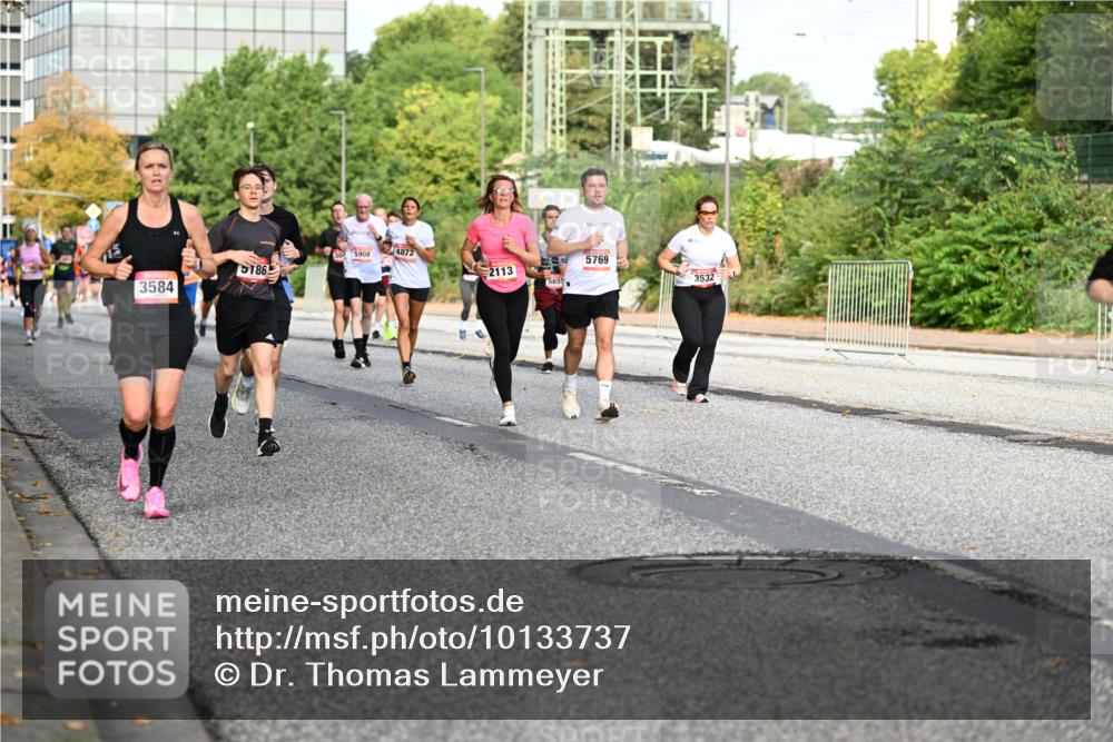 06.09.2026 - CURREX Alsterlauf Dr. Thomas Lammeyer http://msf.ph/oto/10133737 06.09.2026 09:58:46 Laufen 5908, 4872, 5186, 2113, 5655, 3584, 5769, 3532 meine-sportfotos.de