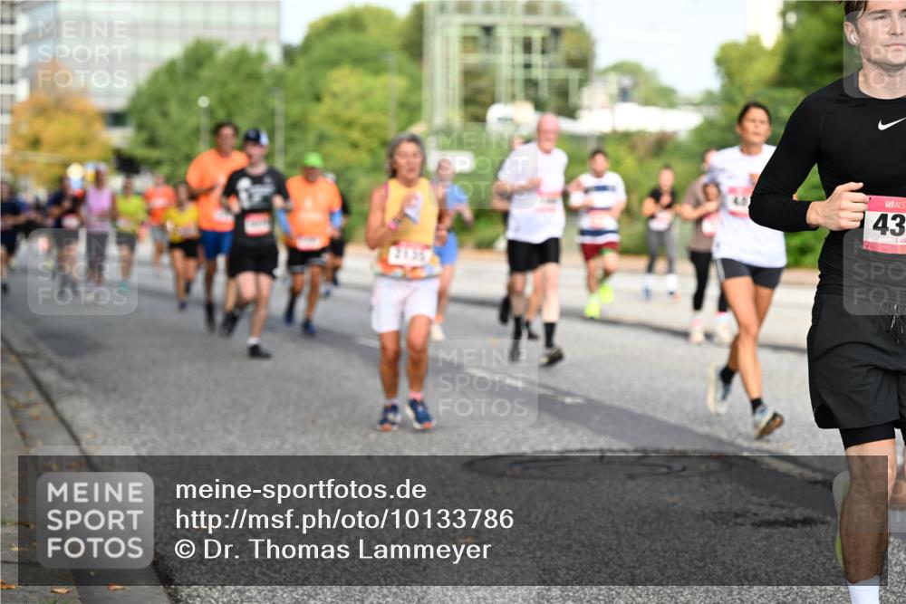 06.09.2026 - CURREX Alsterlauf Dr. Thomas Lammeyer http://msf.ph/oto/10133786 06.09.2026 09:58:51 Laufen 43 meine-sportfotos.de
