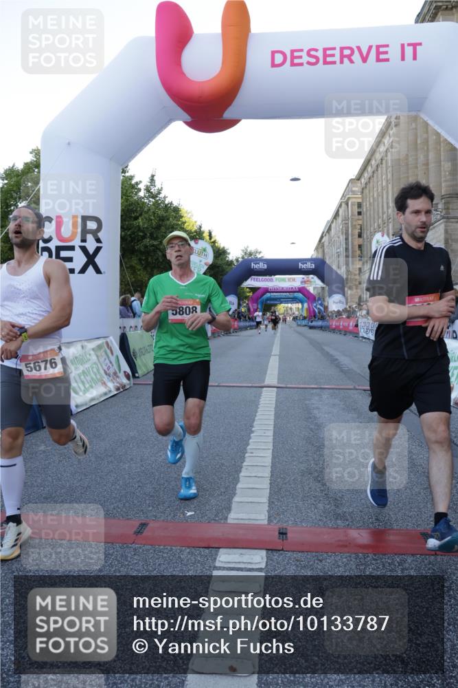 06.09.2026 - CURREX Alsterlauf Yannick Fuchs http://msf.ph/oto/10133787 06.09.2026 09:41:31 Ziel 4705, 5511, 5676, 5808, 6122, 6132 meine-sportfotos.de