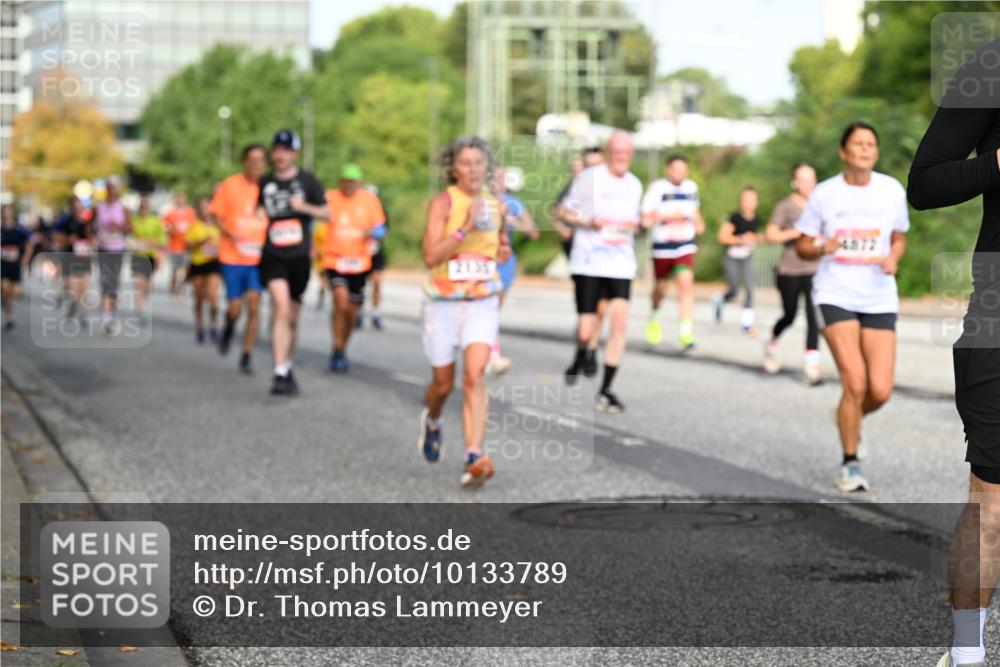 06.09.2026 - CURREX Alsterlauf Dr. Thomas Lammeyer http://msf.ph/oto/10133789 06.09.2026 09:58:51 Laufen 2135 meine-sportfotos.de