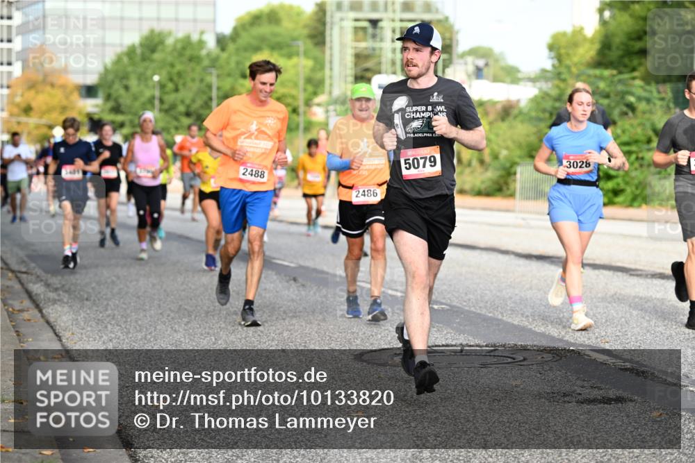 06.09.2026 - CURREX Alsterlauf Dr. Thomas Lammeyer http://msf.ph/oto/10133820 06.09.2026 09:58:54 Laufen 5079, 2488, 3481, 2486, 3028 meine-sportfotos.de