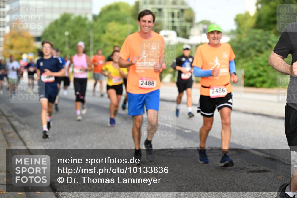 06.09.2026 - CURREX Alsterlauf Dr. Thomas Lammeyer http://msf.ph/oto/10133836 06.09.2026 09:58:56 Laufen 2488, 2486 meine-sportfotos.de