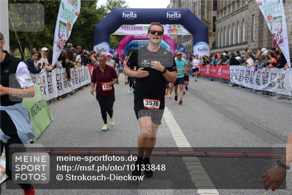 06.09.2026 - CURREX Alsterlauf Strokosch-Dieckow http://msf.ph/oto/10133848 06.09.2026 10:07:47 Ziel 1316, 2123, 2430, 2654, 3092, 3576, 3705, 3706, 4419, 4473, 5338, 5860, 6044, 6176, 6223 meine-sportfotos.de